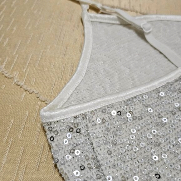 NWT EXPRESS SILVER SEQUIN CAMI with ADJUSTABLE SPAGHETTI STRAPS SZ S/P - Picture 5 of 14